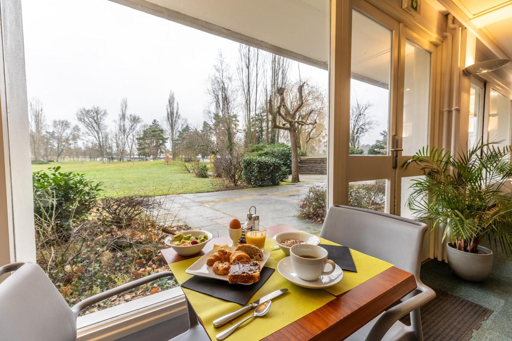 Brit Hotel Le Parc Vichy Bellerive-sur-Allier Exteriör bild